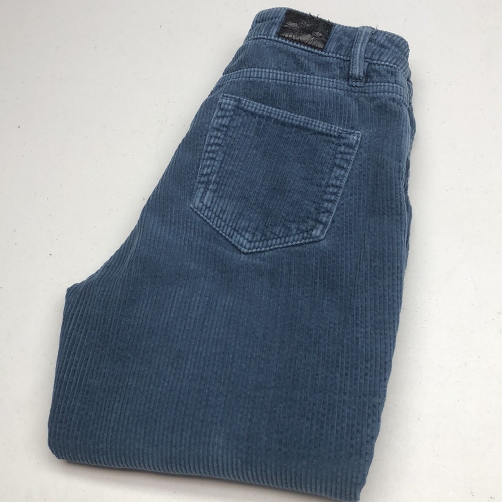 LIKE NEW BDG CORDUROYS MOM HIGH-RISE SLIM STRAIGHT LEG 24x29 ⭐️